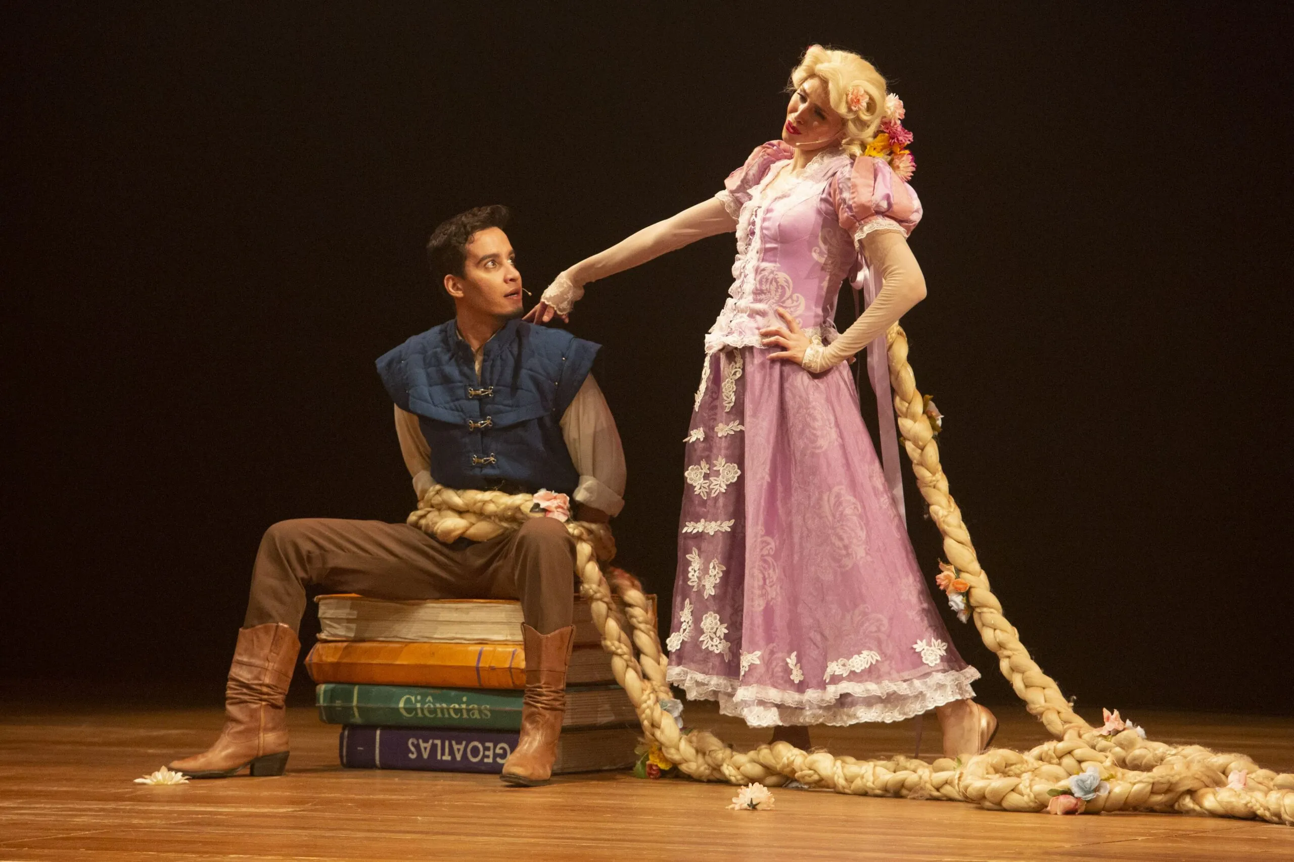 Diversão em Cena traz musical “Rapunzel” a Monlevade e reforça tradição de formação de público infantil